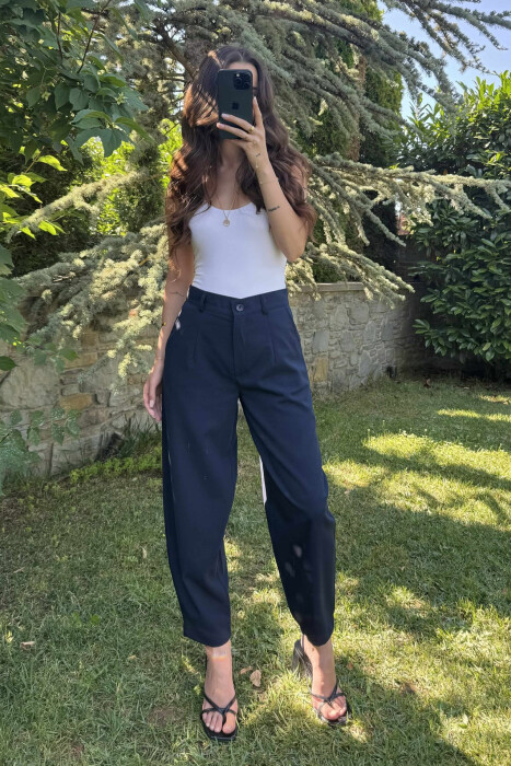 ONE COLOR SEMI ELASTIC WAIST WOMEN TROUSERS DARK BLUE/BEE - 1