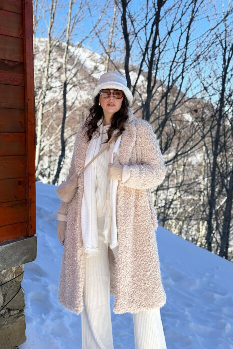 PALLTO E GJATE PELLUSHI ME DETAJIN E RRIPIT PER FEMRA NE NGJYRE KREM - KLAUDIO FASHION