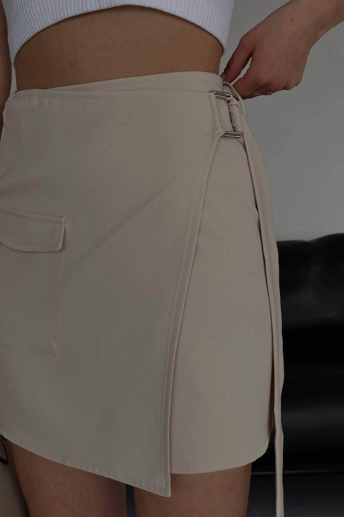 ONE COLOR SHORT SKIRT CREAM/KREM SKIRTS KLAUDIO FASHION EL-8560