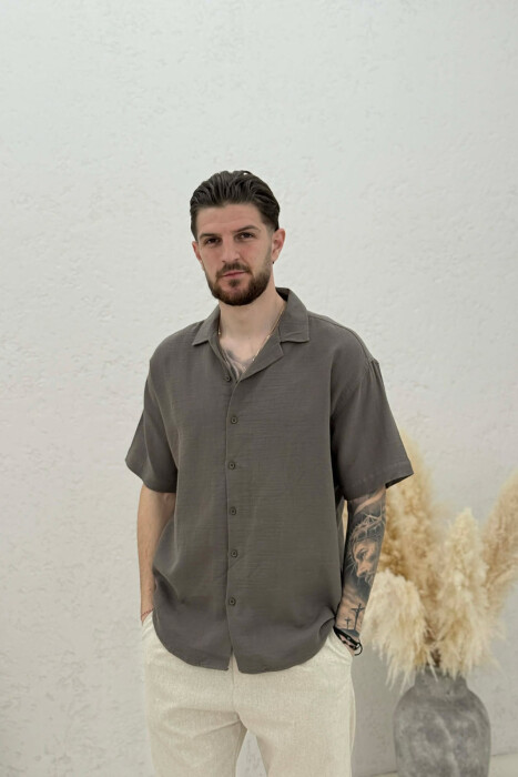 ONE COLOR SHORT SLEEVE MAN SHIRT OLIVE/ULLI - KLAUDIO FASHION