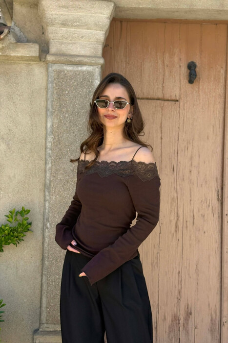 BLUZE NJE NGJYRESHE ME SUPET JASHTE PER FEMRA NE NGJYRE KAFE - KLAUDIO FASHION