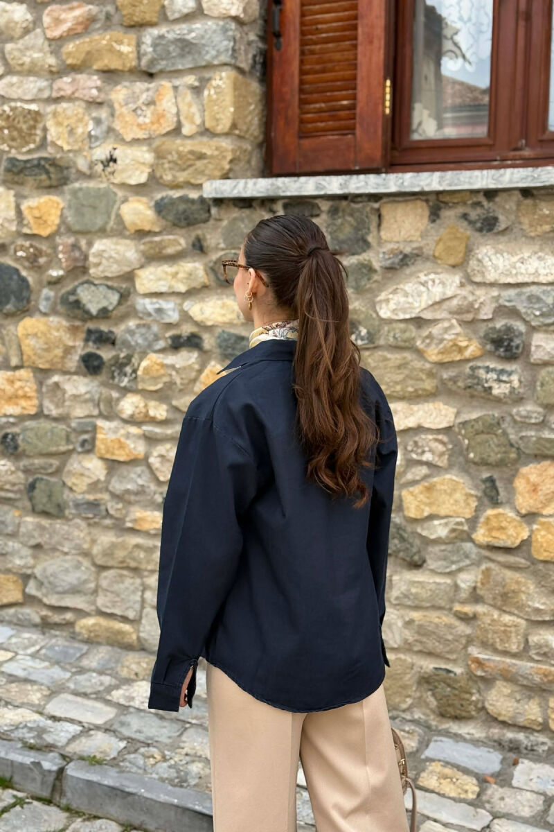 ONE COLOR SILVER BUTTONS WOMAN SHIRT DARK BLUE/BEE - 2