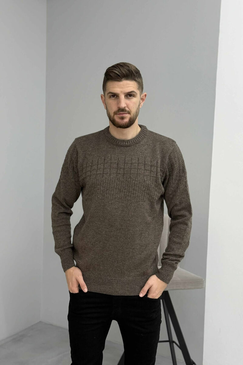 ONE COLOR SIMPLE DESIGN MEN SWEATER DARK BROWN/KAE - 3