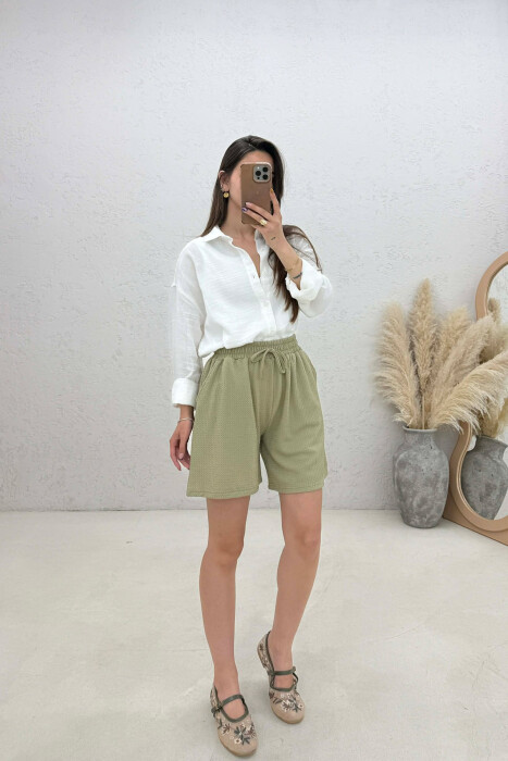 ONE COLOR SIMPLE ELASTIC WAIST WOMAN SHORTS OLIVE/ULLI - KLAUDIO FASHION