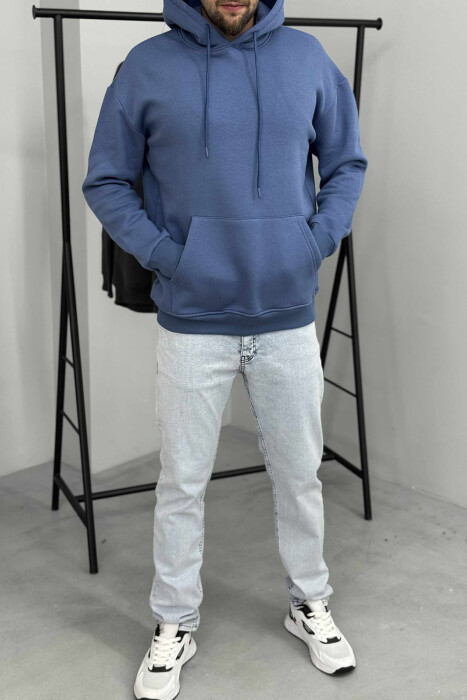 HOODIE E THJESHTË NJËNGJYRËSHE ME PUSH PËR MESHKUJ NË NGJYRËN BLU TË ZBARDHUR 