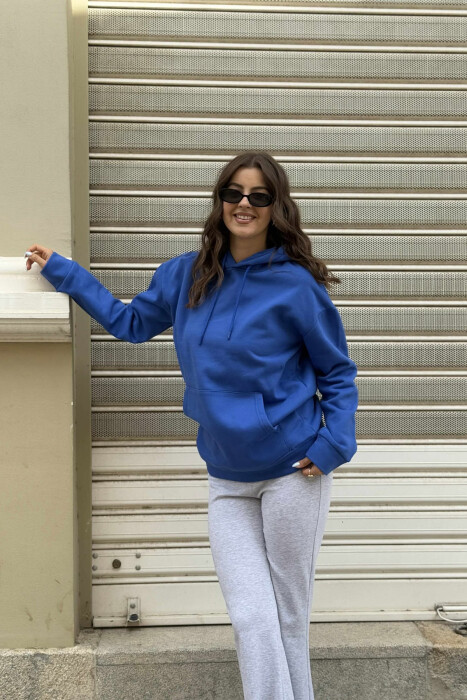 HOODIE E THJESHTË NJËNGJYRËSHE ME PUSH PËR FEMRA NË NGJYRË BLU 
