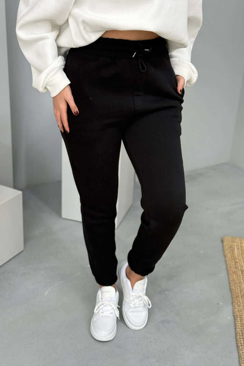 ONE COLOR SIMPLE FLUFFY WOMEN JOGGERS BLACK/ E ZEZE - 3