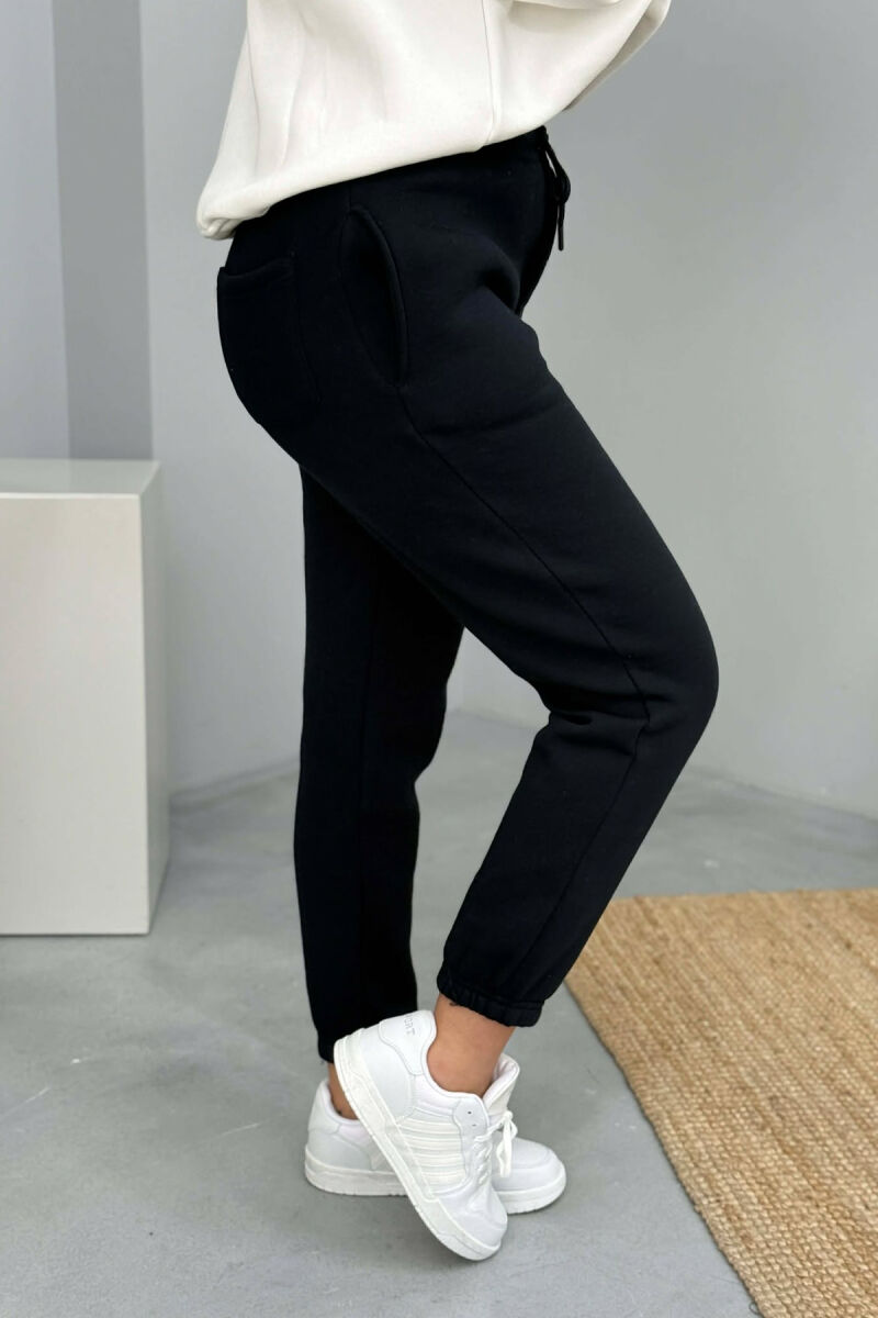 ONE COLOR SIMPLE FLUFFY WOMEN JOGGERS DARK BLUE/BEE - 5