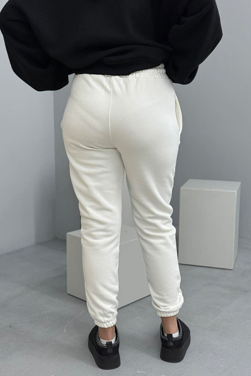ONE COLOR SIMPLE FLUFFY WOMEN JOGGERS WHITE-E BARDHE - 4