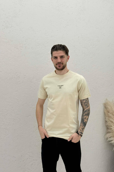 T-SHIRT NJE NGJYRESH ME SHKRIME TE THJESHTA PER MESHKUJ NE NGJYRE BEZHE - 