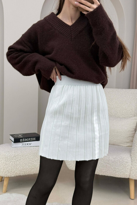 ONE COLOR SIMPLE KNITTED SHORT WOMAN SKIRT WHITE-E BARDHE - KLAUDIO FASHION