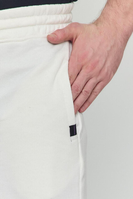 ONE COLOR SIMPLE MEN SHORT SWEATPANTS WHITE-E BARDHE - 7