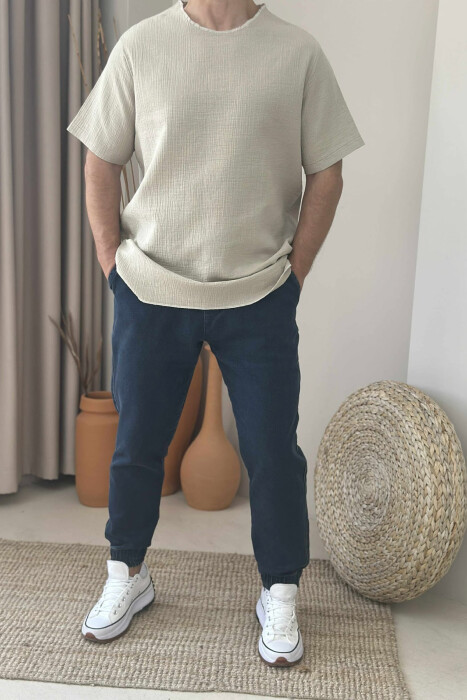 T-SHIRT NJË NGJYRËSH I THJESHTË PËR MESHKUJ NË NGJYRËN BEZHË - 