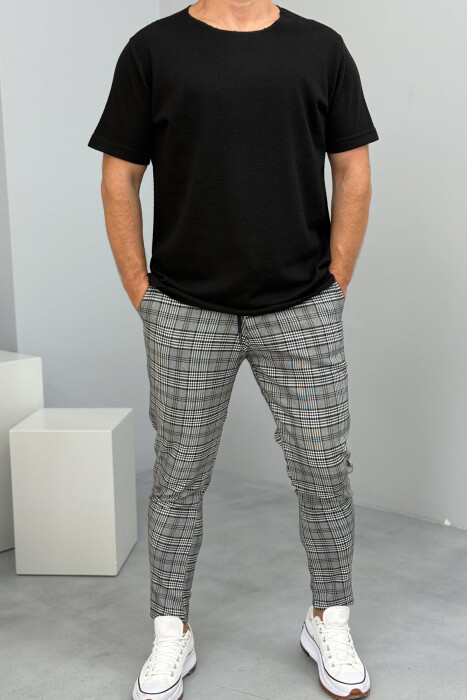 T-SHIRT I THJESHTË NJË NGJYRËSH PËR MESHKUJ NË NGJYRËN E ZEZË 