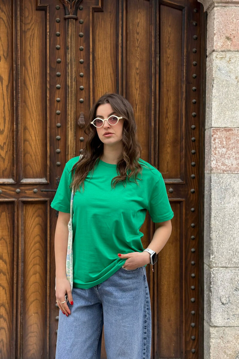 ONE COLOR SIMPLE ROUND NECK WOMEN T-SHIRT + 6 PAIR SOCKS GREEN/JESHILE - 1