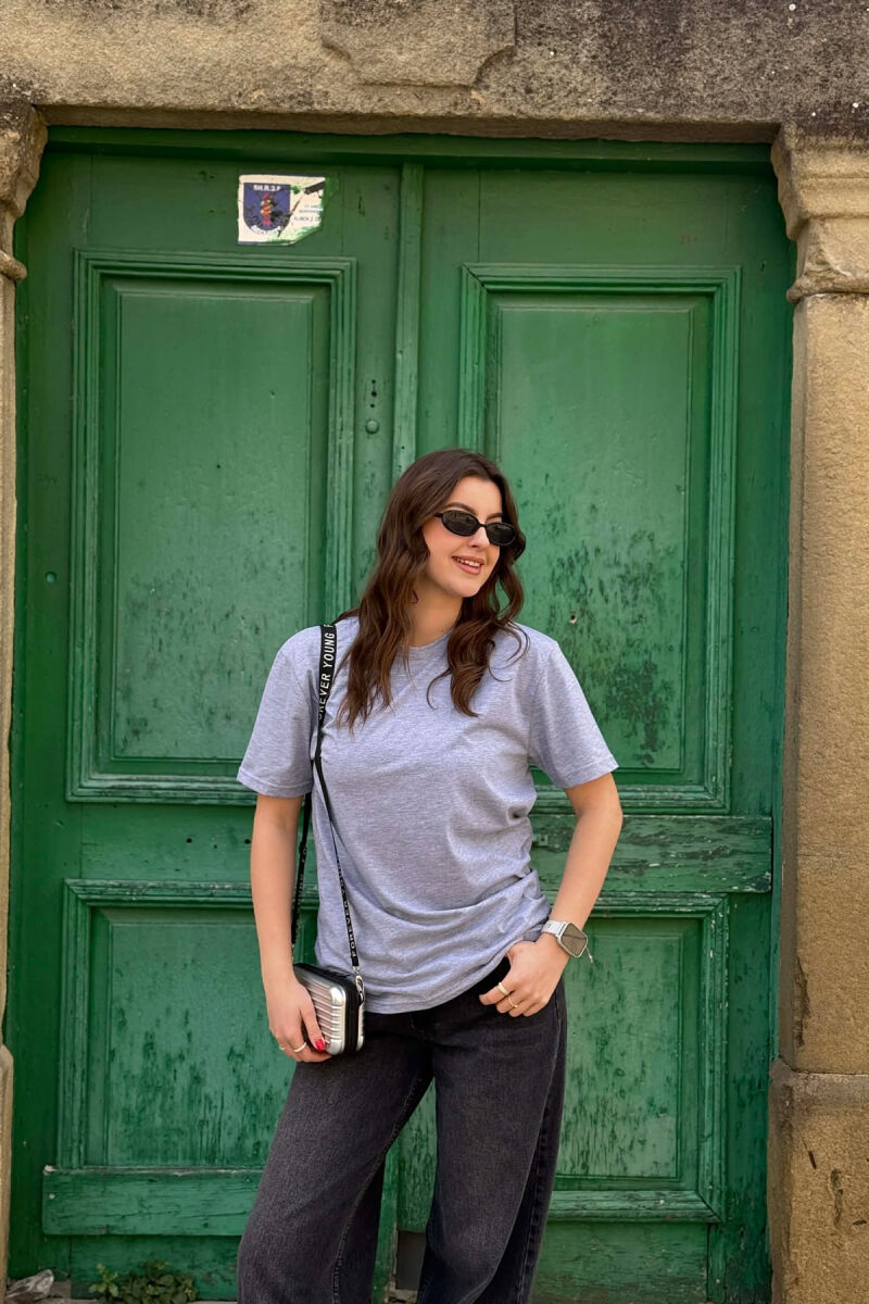 ONE COLOR SIMPLE ROUND NECK WOMEN T-SHIRT + 6 PAIR SOCKS GREY/GRI - 1