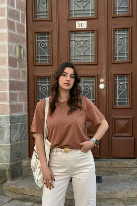 ONE COLOR SIMPLE ROUND NECK WOMEN T-SHIRT + 6 PAIR SOCKS LIGHT BROWN/KAZB 