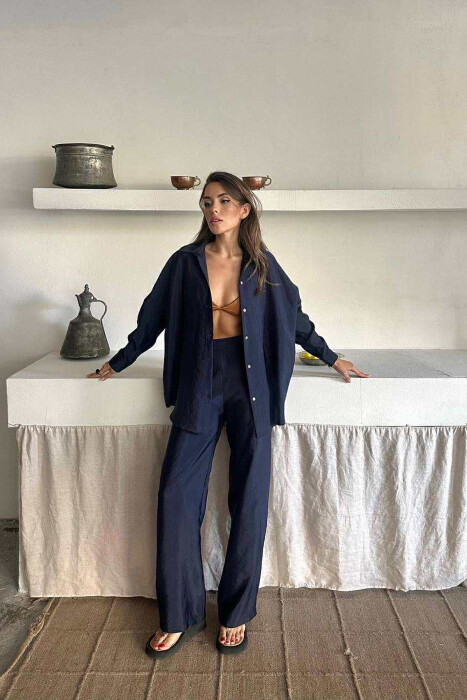 SET NJË NGJYRËSH KËMISHË E THJESHTË +PANTALLONA PËR FEMRA NË NGJYRËN BLU E ERRËT 