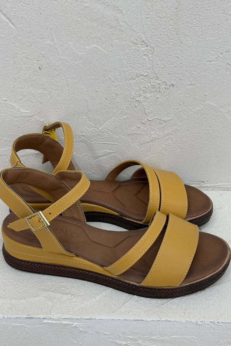 ONE COLOR SIMPLE STRAP WOMEN SANDALS MUSTARD/MUSTARDE - 2