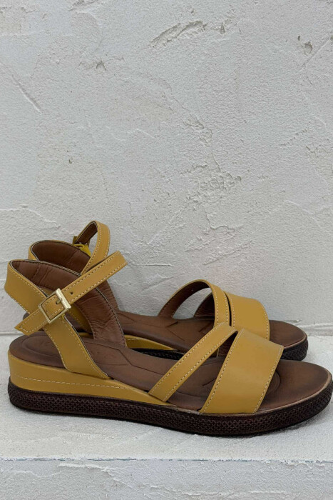 ONE COLOR SIMPLE STRAP WOMEN SANDALS MUSTARD/MUSTARDE - 3