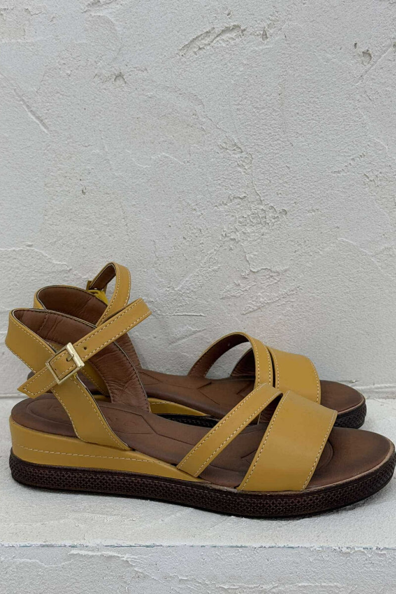 ONE COLOR SIMPLE STRAP WOMEN SANDALS MUSTARD/MUSTARDE - 3