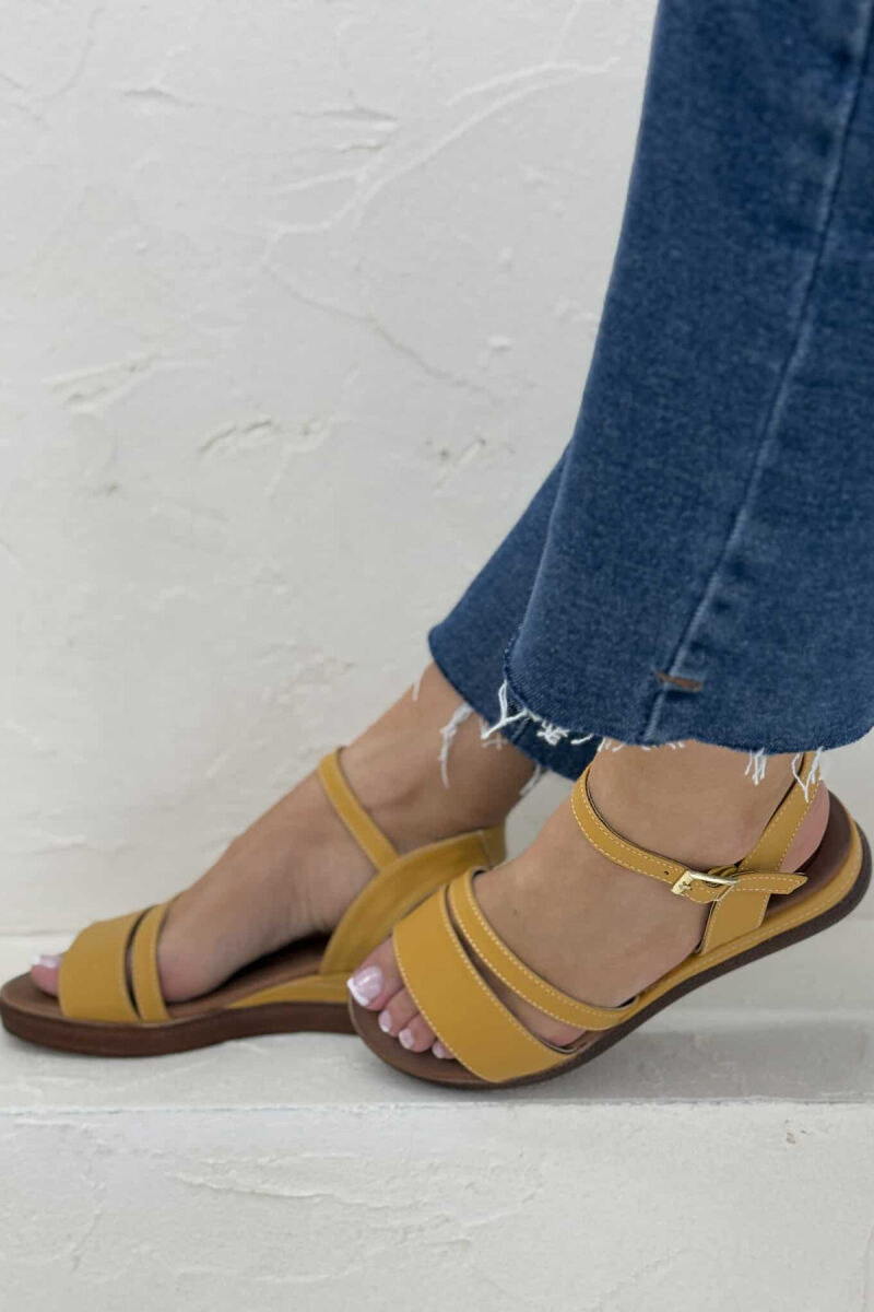ONE COLOR SIMPLE STRAP WOMEN SANDALS MUSTARD/MUSTARDE - 4