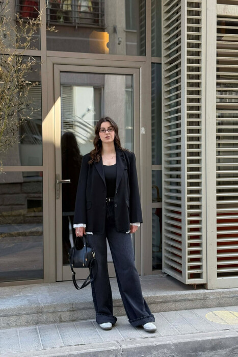 XHAKETE E THJESHTE NJE NGJYRESHE PER FEMRA NE NGJYRE TE ZEZE - KLAUDIO FASHION