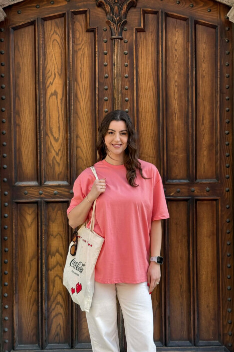 T-SHIRT NJE NGJYRESH PER FEMRA NE NGJYRE ROZE+6 PALE ÇORAPE DHURATE 