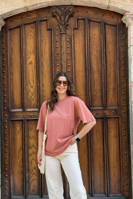 T-SHIRT NJE NGJYRESH PER FEMRA NE NGJYRE PUDER+ 6 PALE ÇORAPE DHURATE 