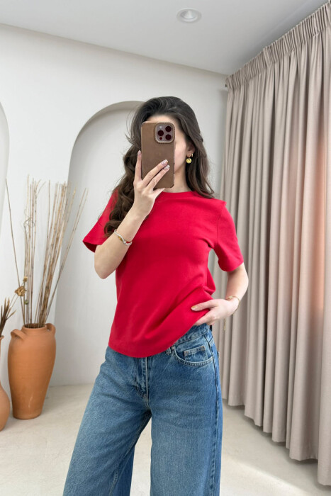 T-SHIRT I THJESHTE NJE NGJYRESH PER FEMRA NE NGJYRE TE KUQE - KLAUDIO FASHION