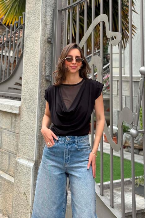 KANATJERE E THJESHTE PER FEMRA NE NGJYRE KAFE TE ZEZE 