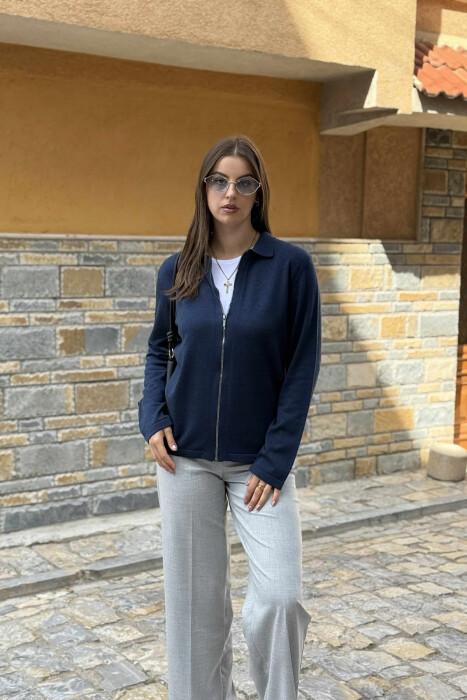 PULOVËR E THJESHTË NJË NGJYRËSHE PËR FEMRA NË NGJYRËN BLU - KLAUDIO FASHION