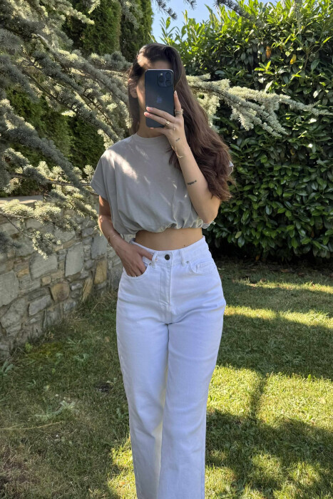 CROP NJË NGJYRËSH I THJESHTË PËR FEMRA NË NGJYRËN GRI 