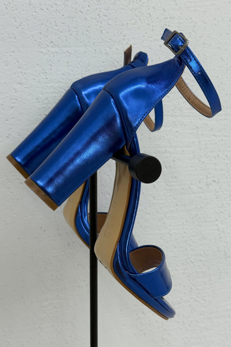 ONE COLOR SIMPLE WOMEN HEELED SANDALS BLUE/BLU - 2
