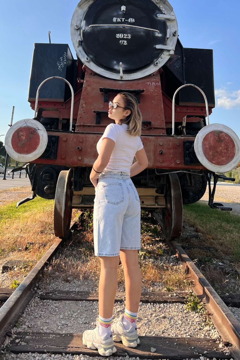 ONE COLOR SIMPLE WOMEN SHORTS BABY BLUE/BLU BY - 3