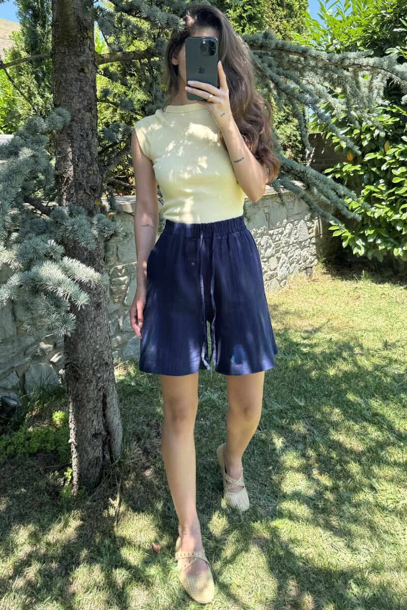 ONE COLOR SIMPLE WOMEN SHORTS DARK BLUE/BEE - 4