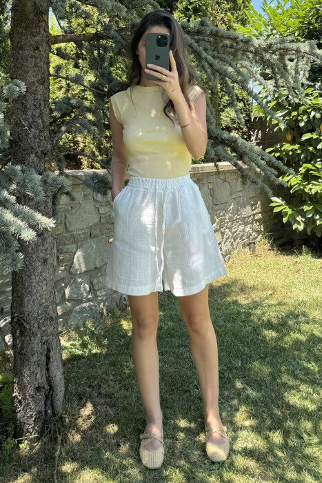ONE COLOR SIMPLE WOMEN SHORTS WHITE-E BARDHE 