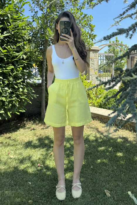 ONE COLOR SIMPLE WOMEN SHORTS YELLOW/E VERDHE 