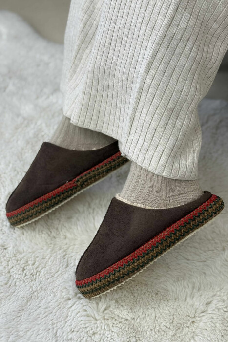 ONE COLOR SIMPLE WOMEN SLIPPERS DARK BROWN/KAE - 2