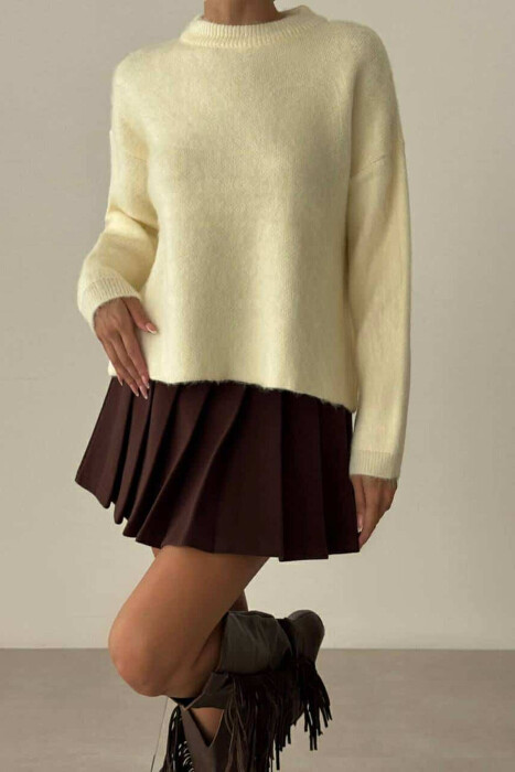 ONE COLOR SIMPLE WOMEN SWEATER CREAM/KREM - 2