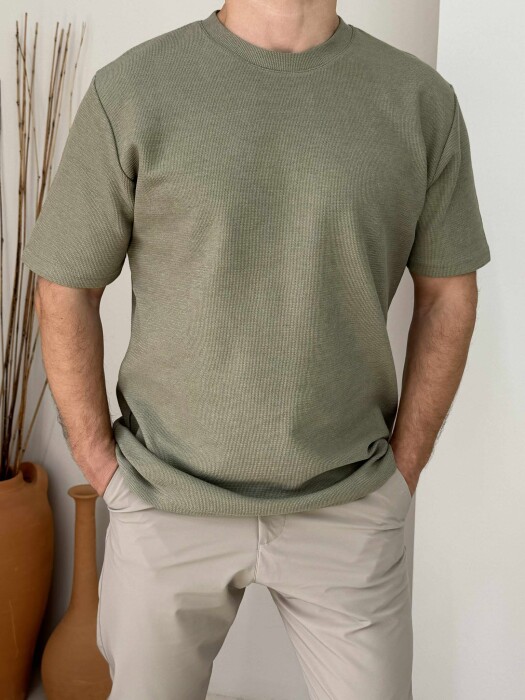 ONE COLOR SIMPLE MEN T-SHIRT OLIVE/ULLI - KLAUDIO FASHION