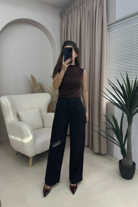 KANATJERE E THJESHTË NJË NGJYRËSHE PËR FEMRA NË NGJYRË KAFE 