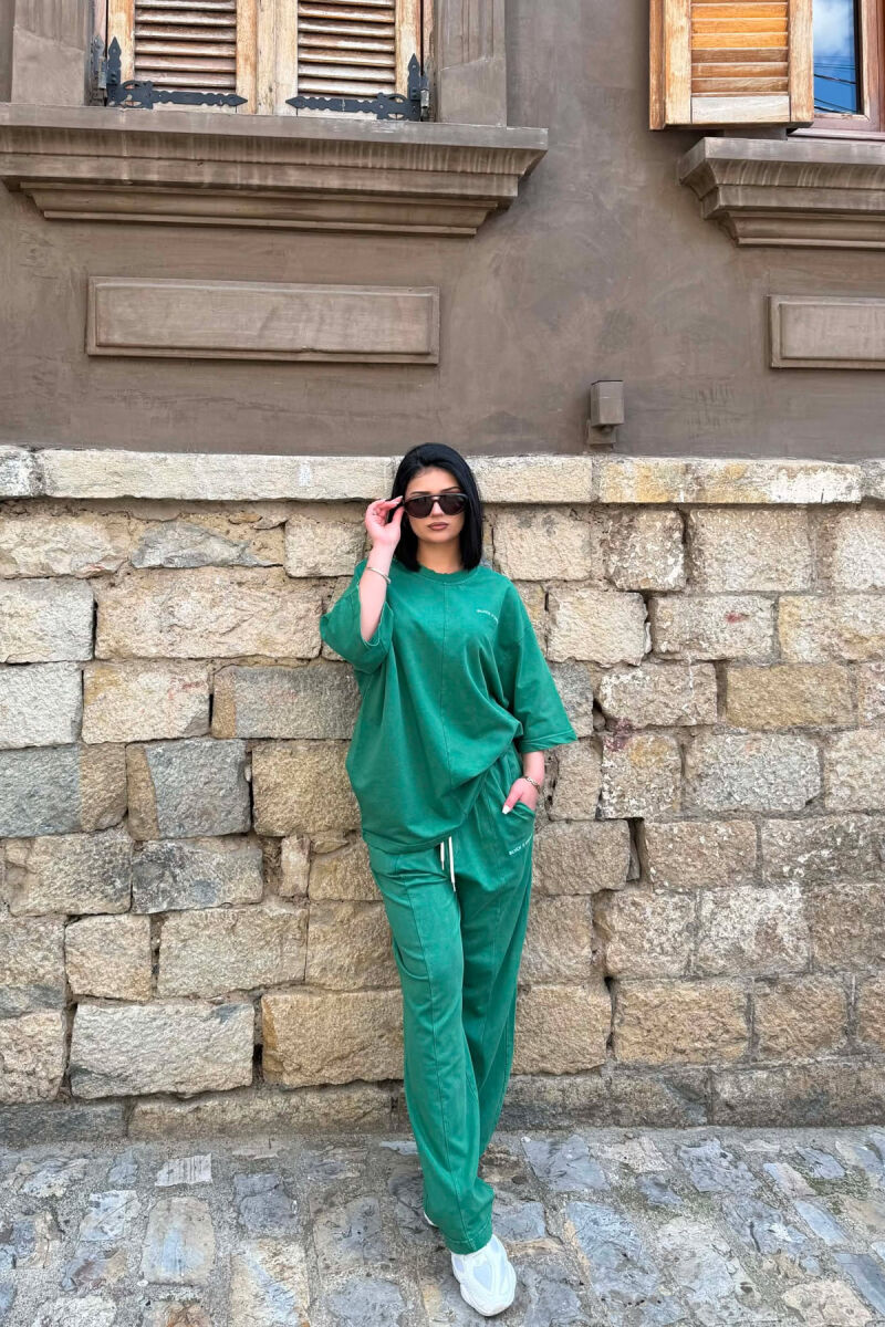 ONE COLOR SIMPLE WRITTINGS T-SHIRT + SWEATPANTS WOMAN SET GREEN/JESHILE - 1