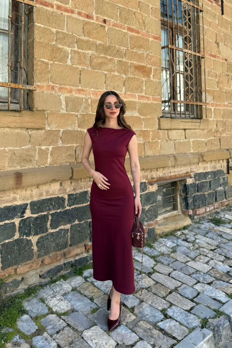 FUSTAN PER FEMRA NE NGJYRE VISHNJE - KLAUDIO FASHION