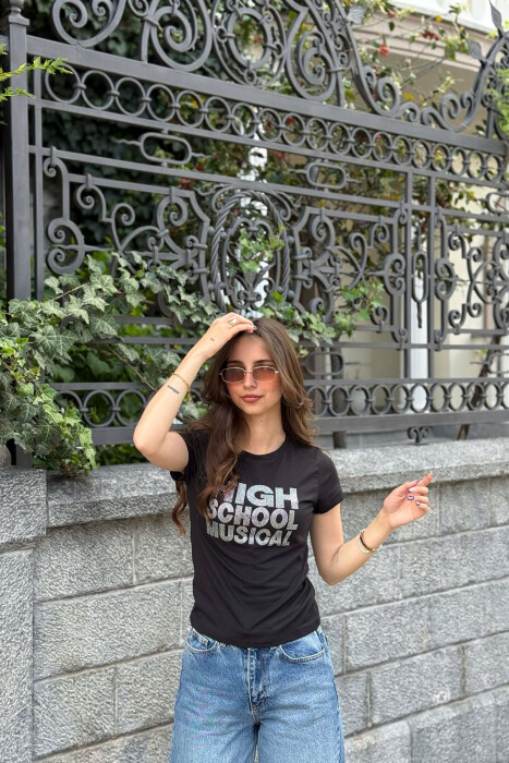 T-SHIRT PER FEMRA NE NGJYRE TE ZEZE 