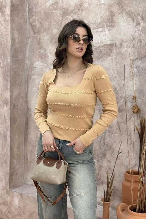 ONE COLOR SQUARE NECK WOMEN SWEATER BEIGE/BEZHE 