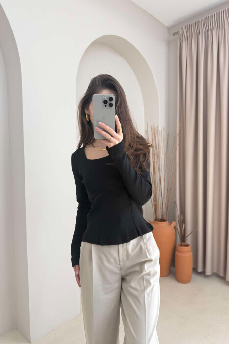 ONE COLOR SQUARE NECK WOMEN SWEATER BLACK/ E ZEZE 