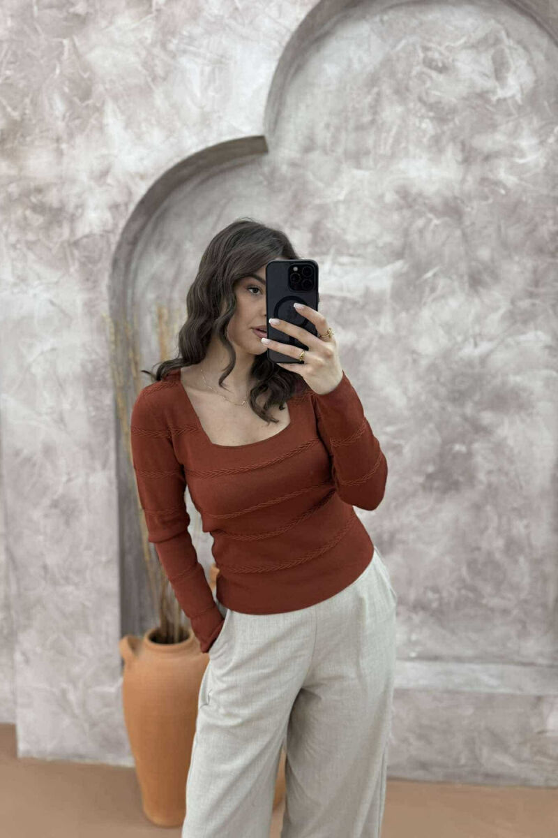 ONE COLOR SQUARE NECK WOMEN SWEATER BROWN/KAFE - 5