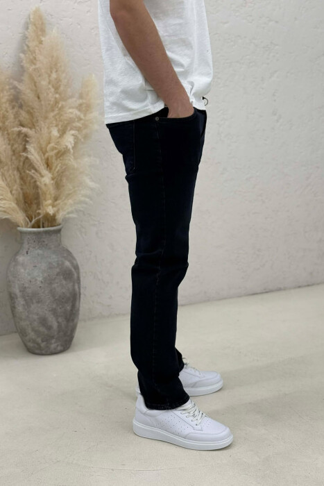 ONE COLOR STRETCHY MEN JEANS DARK BLUE/BEE - 4