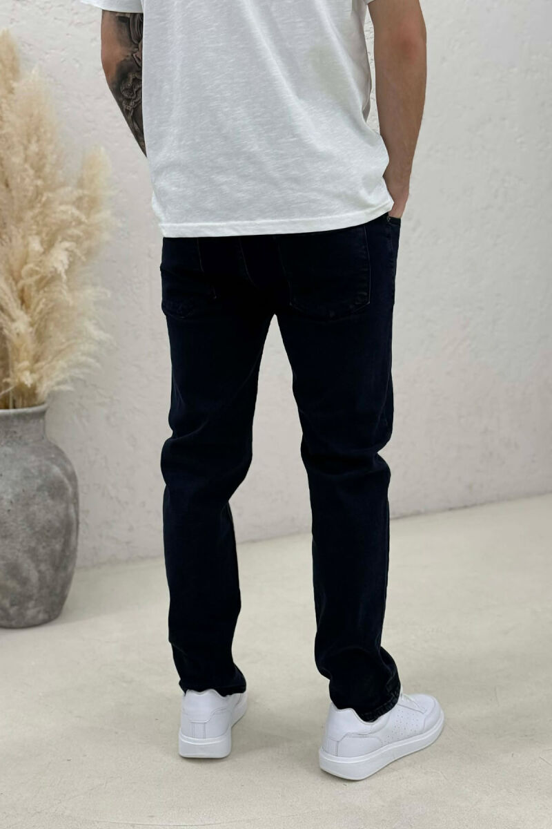 ONE COLOR STRETCHY MEN JEANS DARK BLUE/BEE - 5
